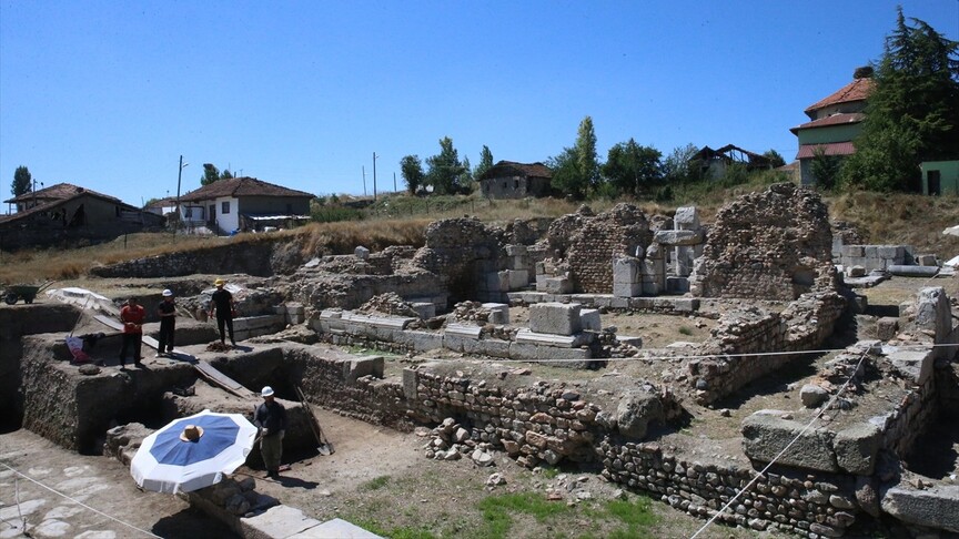 Sulusaray'ın altındaki Sebastapolis Antik Kenti gün yüzüne çıkarılıyor