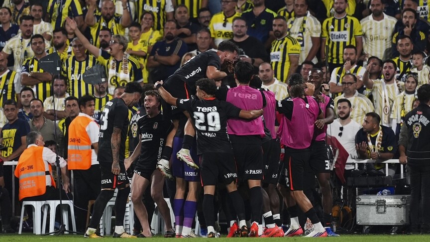 Fenerbahçe, sezonun ilk derbisinde Beşiktaş'a yenildi