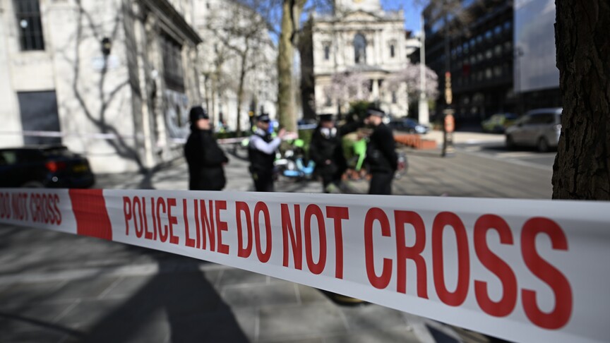 Londra'da bir Suudi Arabistan vatandaşı, saatini çalmak isteyen kişinin bıçaklı saldırısına uğradı