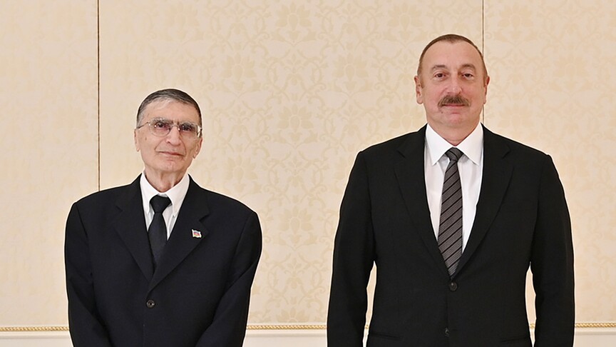 Azerbaycan Cumhurbaşkanı Aliyev, Nobel ödüllü Türk bilim insanı Sancar'ı "Şöhret" nişanıyla ödüllendirdi