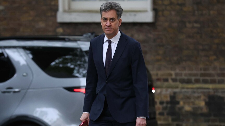 İngiltere Dışişleri Bakanı Miliband'a göre İsrail'in savaş suçlarına ilişkin kanıtlar giderek güçleniyor