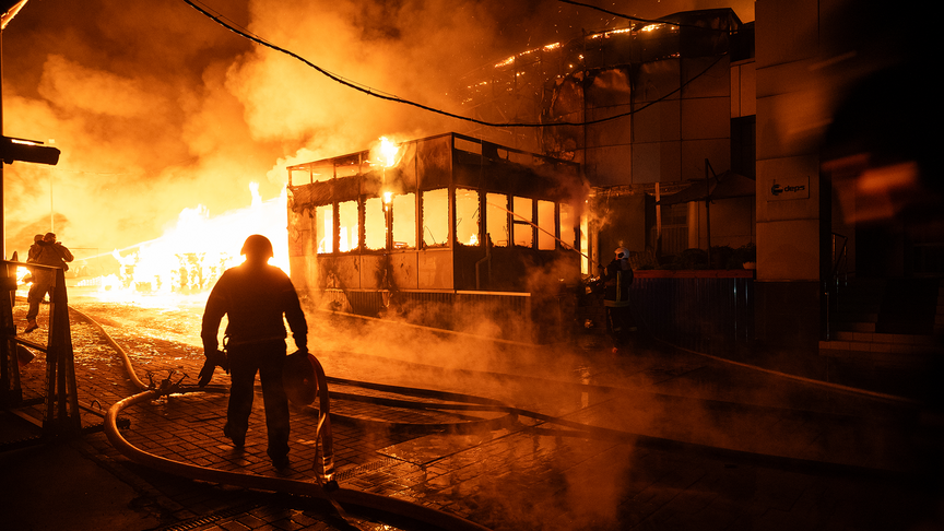 Rusya'nın Kiev'e düzenlediği hava saldırısında 2 kişi yaşamını yitirdi, 10 kişi yaralandı