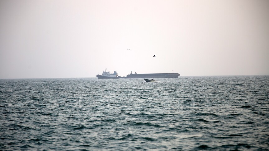 İran, Hürmüz Boğazı'nda 2 ABD gemisi, 8 tanker ve 10 farklı gemiyi hedef aldığını duyurdu