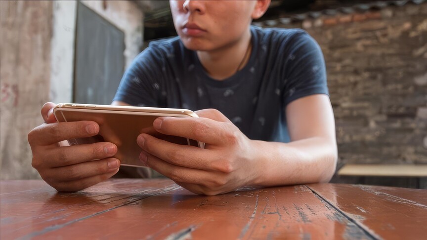 California'da çocukların internet güvenliğini artırmayı öngören yasalar imzalandı