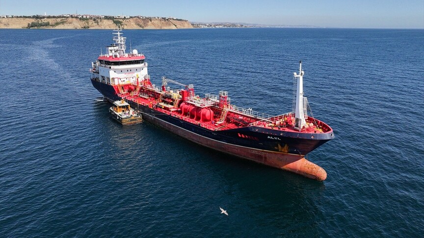 Silivri açıklarında batan gemideki kayıp mürettebatı arama çalışmaları sürüyor