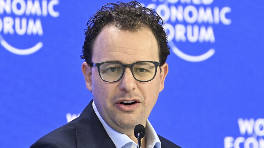 Anthropic CEO'su Amodei'den, yapay zeka şirketlerine "yavaşlama" çağrısı