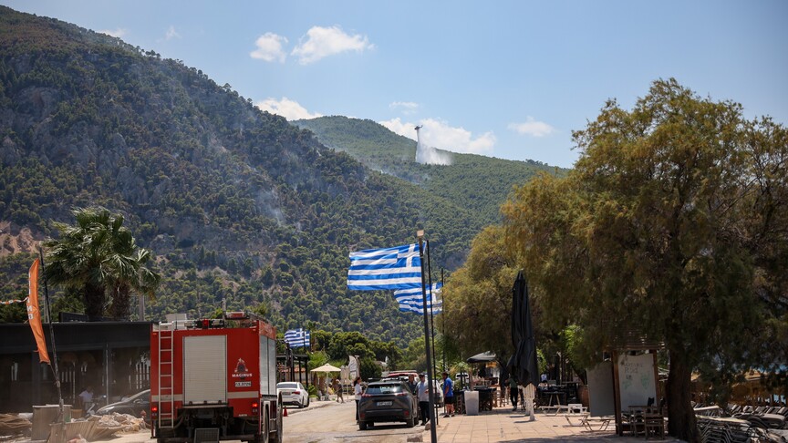 Yunanistan’da 10 bölgede yüksek yangın riski ilan edildi