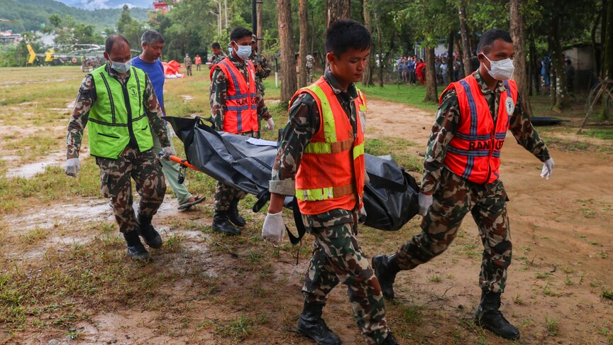 Nepal'deki sel felaketinde hayatını kaybedenlerin sayısı 1403'e yükseldi