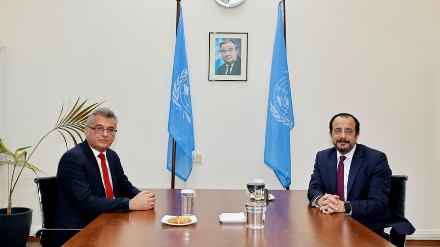 KKTC Cumhurbaşkanı Erhürman ile GKRY lideri Hristodulidis arasındaki görüşme ara bölgede başladı