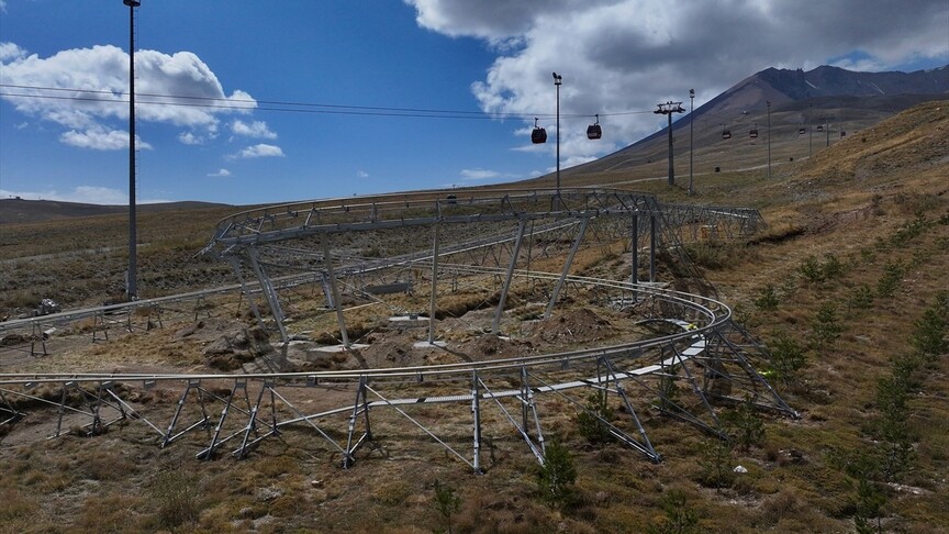 Erciyes’e 1100 metrelik dağ kızağı parkuru yapılıyor