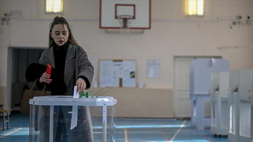 Rusya'da halk, milletvekili seçimleri için sandık başında