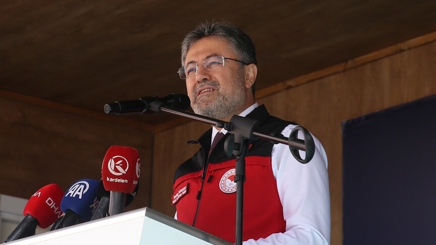 Bakan Yumaklı, yetiştiricilerden aşı ve kimliklendirme ücreti almayacaklarını açıkladı