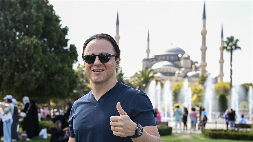Eski Formula 1 pilotu Felipe Massa İstanbul’un tarihi yerlerini gezdi