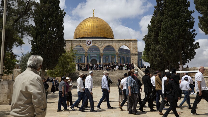 Filistin topraklarını gasbeden yaklaşık 100 İsrailli, "Yom Kippur" öncesi Mescid-i Aksa'ya baskın düzenledi