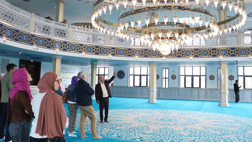 Fransa'da Eyüp Sultan Camisi, Avrupa Miras Günleri kapsamında kapılarını ziyaretçilere açtı