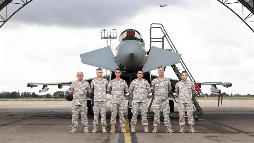 MSB heyeti İngiltere’deki Coningsby Üssü’nde Eurofighter bakım tesislerini inceledi