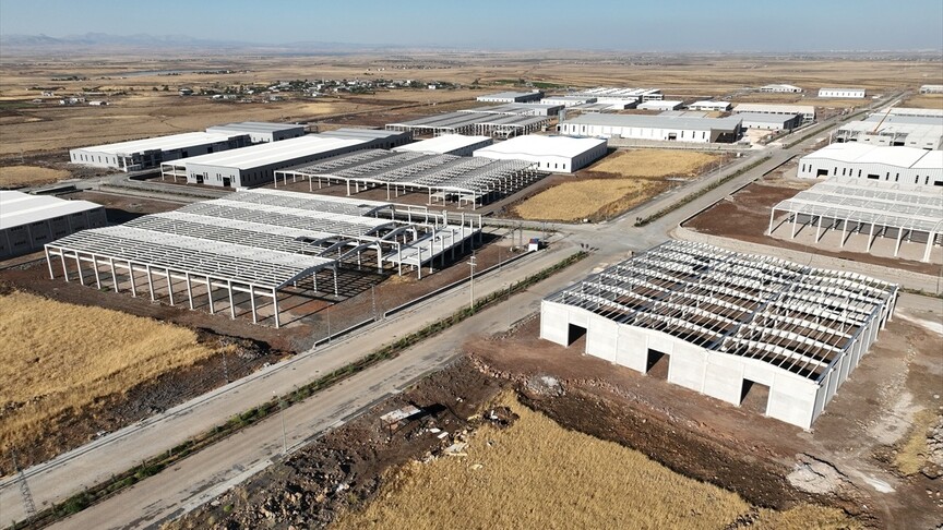 Karacadağ OSB'de fabrikaların çarkları dönmeye başladı