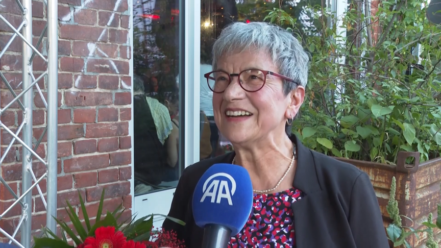Elif Eralp'in seçim başarısı annesi Hülya Eralp'i gözyaşlarına boğdu