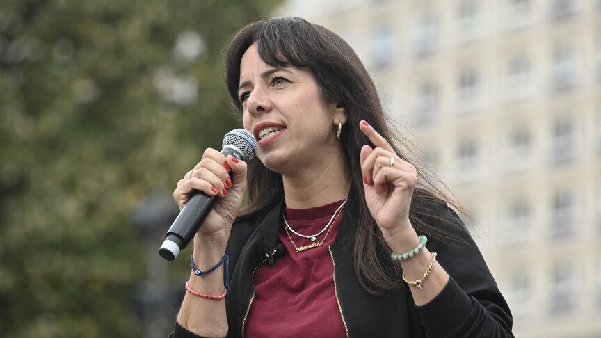 Almanya'da Netanyahu'yu eleştiren siyasetçi Elif Eralp'e karşı "antisemitizm suçlaması" kampanyası yürütülüyor