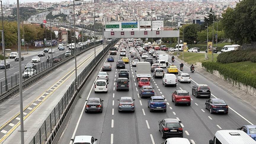 İstanbul’da sabah saatlerinde trafik yoğunluğu yüzde 70’e ulaştı