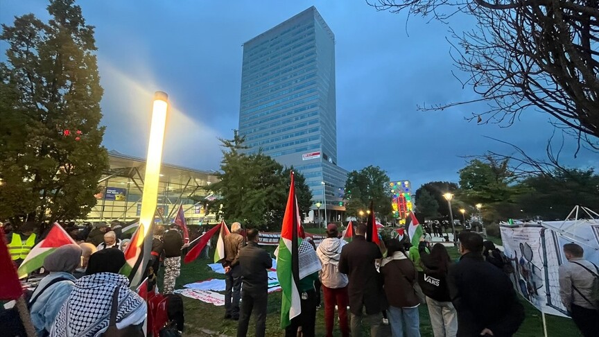 Avusturya-İsrail maçı öncesi Linz'de İsrail protestosu
