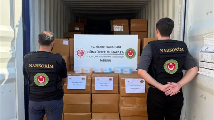 Gümrükler Muhafaza ekipleri Mersin'de 1,7 ton reçetesiz satılması yasak olan pregabalin ele geçirdi