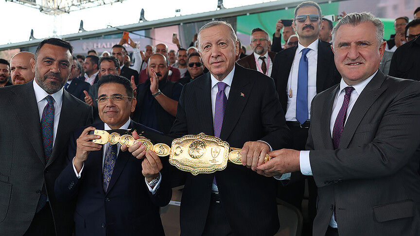 Cumhurbaşkanı Erdoğan, Yağlı Güreş Cumhurbaşkanlığı Kupası'nın final müsabakasını izledi