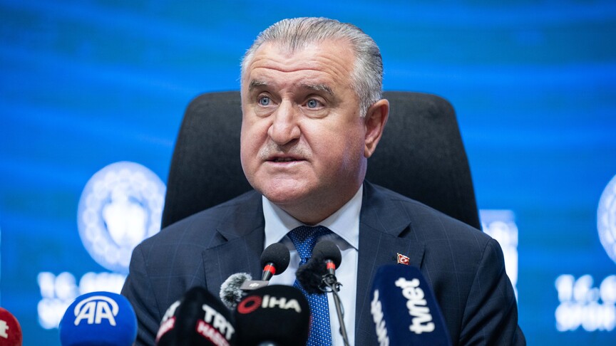 Bakan Bak, Avrupa Şampiyonası'nda madalya kazanan milli boksörleri tebrik etti