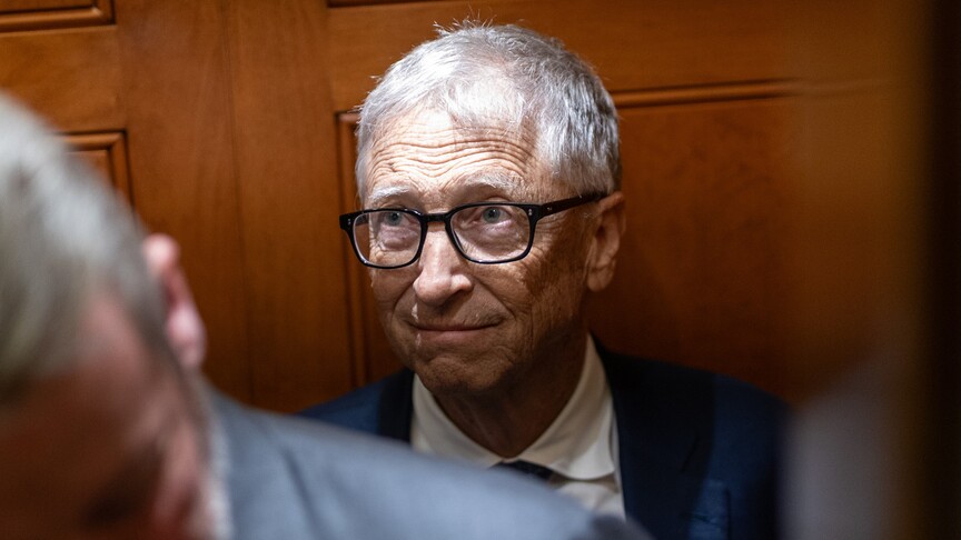 Bill Gates yapay zeka düzenlemelerinde küresel uzlaşının, nükleer görüşmelerden zor olacağını söyledi