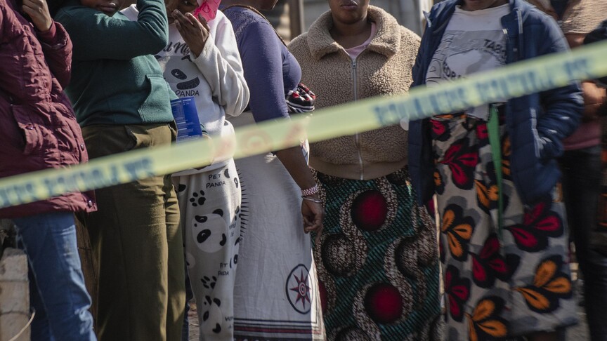 Güney Afrika Cumhuriyeti'nde düzenlenen üç silahlı saldırıda 31 kişi hayatını kaybetti, 26 kişi yaralandı