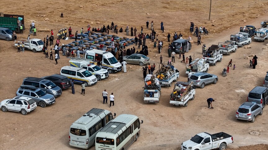 Suriye'de 65 aile Münbiç'teki kamptan ayrılarak memleketlerine döndü