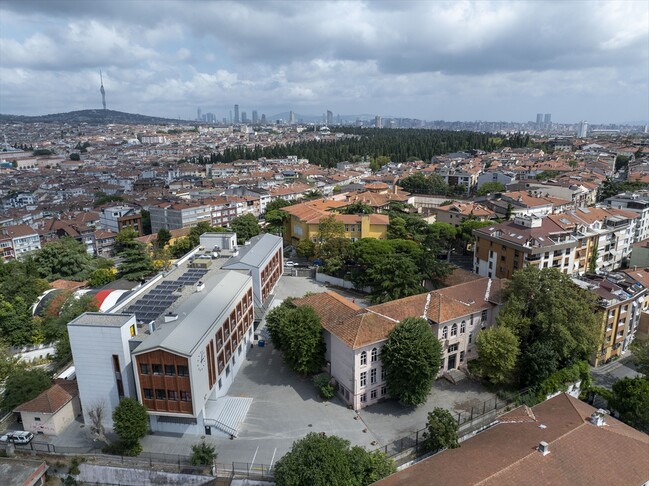 Üsküdar'ın 179 yıllık eğitim çınarı: Burhan Felek Anadolu Lisesi