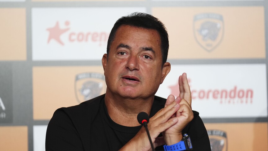Hull City'nin sahibi Ilıcalı'dan Manchester City'le ilgili iddialara "finansal doping" benzetmesi