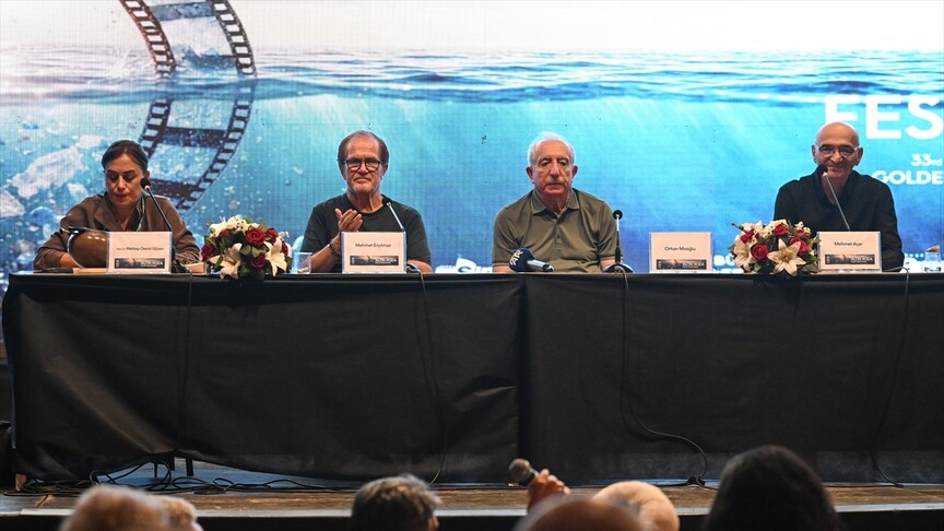 33. Uluslararası Adana Altın Koza Film Festivali'nde "Sinema ve Toplumsal Hafıza" söyleşisi yapıldı
