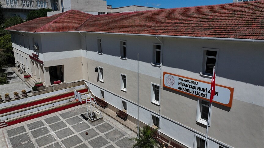 Nişantaşı Nuri Akın Anadolu Lisesi 112 yıldır eğitime ışık tutuyor
