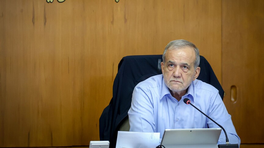 İran’da lüks otomobil ithalatı Cumhurbaşkanı Pezeşkiyan’ın talimatıyla durduruldu