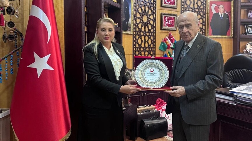 MHP Genel Başkanı Bahçeli, Türkiye Şehit Yakınları ve Gaziler Dayanışma Vakfı Başkanı Gürs ile görüştü