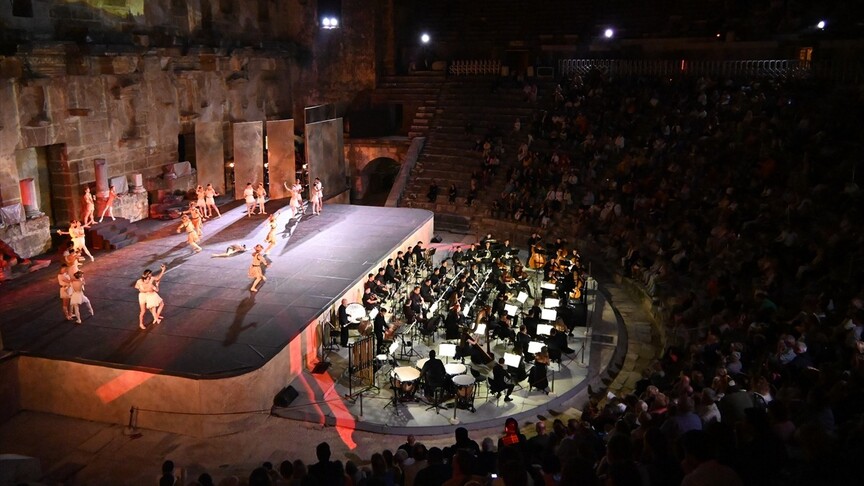 Opera ve bale festivallerine 90 binin üzerinde seyirci bekleniyor