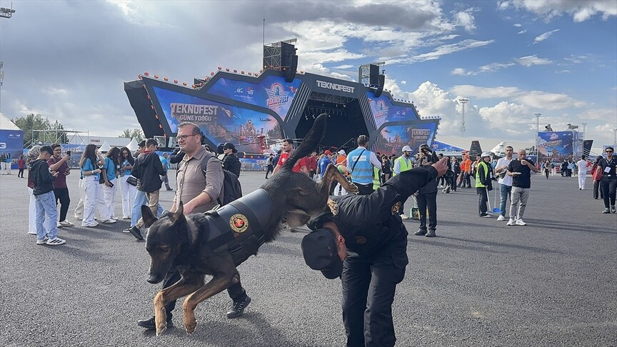 TEKNOFEST Güneydoğu'da jandarmanın operasyon köpekleri ilgi görüyor