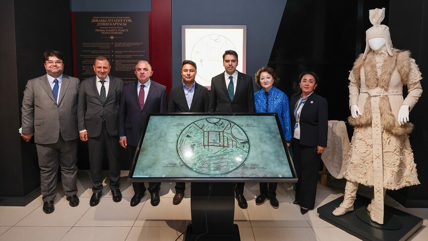 Kaşgarlı Mahmud'un eseri "Divanu Lugati't-Türk"ün kalıcı sergisi, Kırgızistan'da açıldı