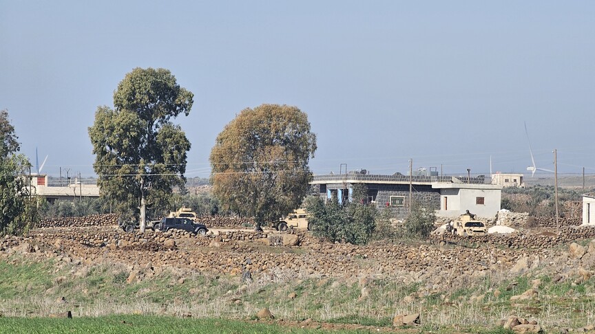 İsrail askerleri Kuneytra ile Dera kırsalında 10 köye zırhlı araçlarla baskın düzenledi