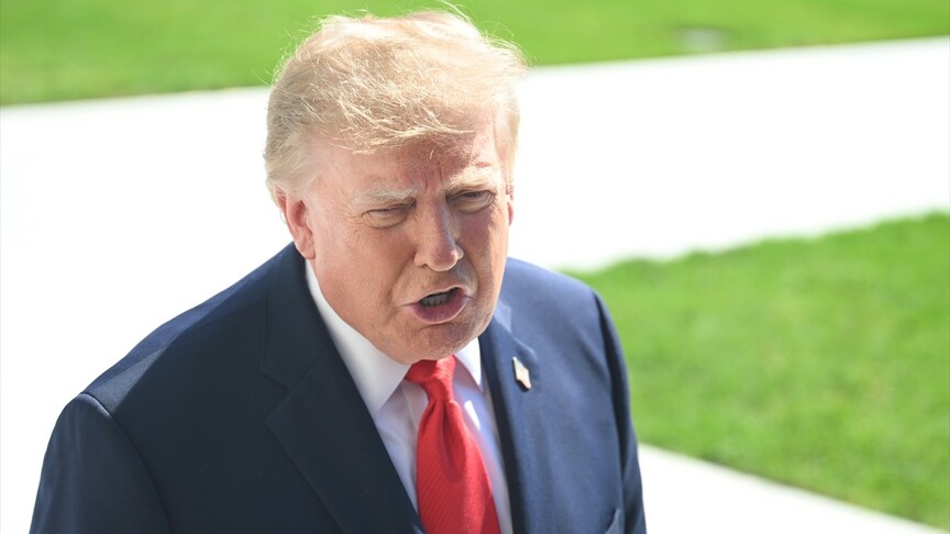 Trump, FlyDubai uçağındaki olayın arkasından İran'ın çıkması halinde bu ülkeyi vuracaklarını açıkladı