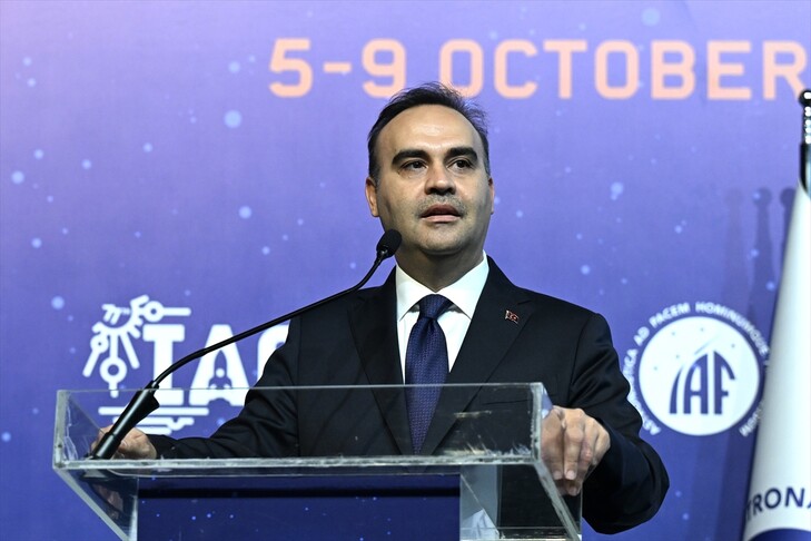 Bakan Kacır: Hedefimiz ulusal hibrit itki teknolojimizi kullanarak 2027'de Ay'a ulaşmak