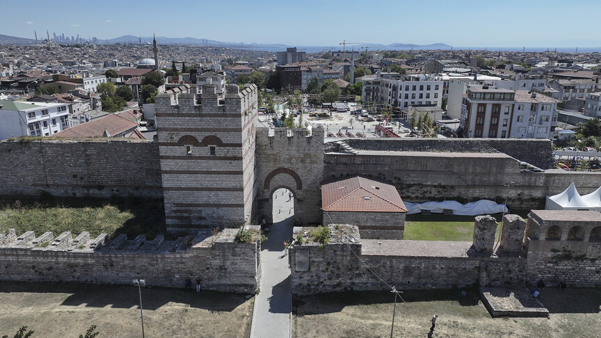 Fetihte topların hedefi olan Topkapı 1500 yıldır İstanbul'un tarihini taşıyor
