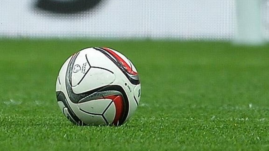 UEFA, İsrailli futbolcunun İrlandalı antrenöre tükürmesine yönelik suçlamayı soruşturuyor