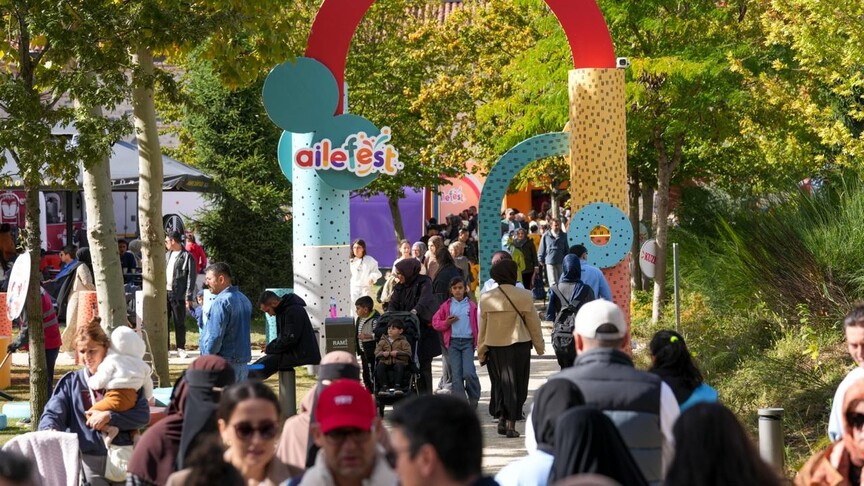 Rami Kütüphanesi'nde düzenlenen AileFest'i 825 bin kişi ziyaret etti