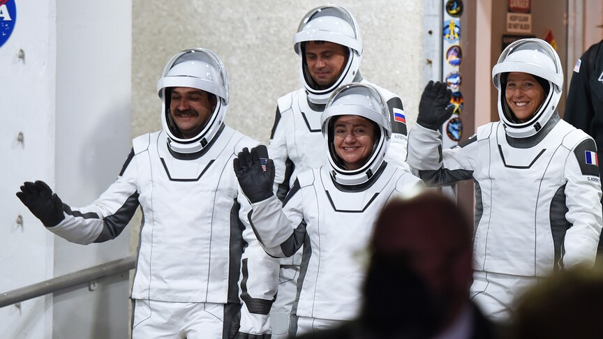 Uluslararası Uzay İstasyonu'nda görevi biten 4 astronot 8 ay sonra Dünya'ya döndü
