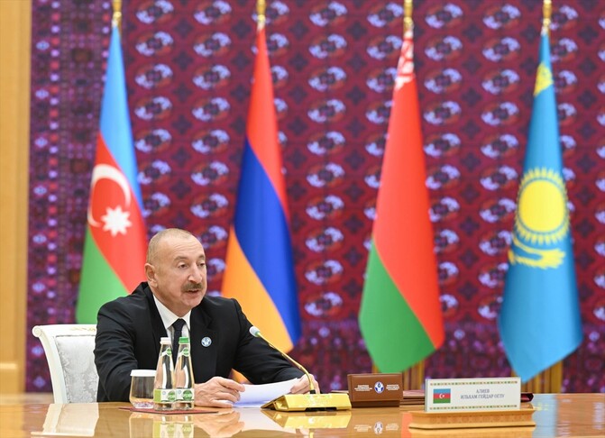 Aliyev, Azerbaycan üzerinden transit taşımacılığın yüzde 10 arttığını bildirdi