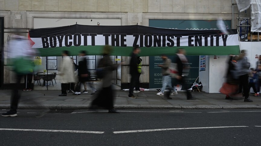 Londra'da yüz binlerce kişi Filistin'e destek için yürüdü