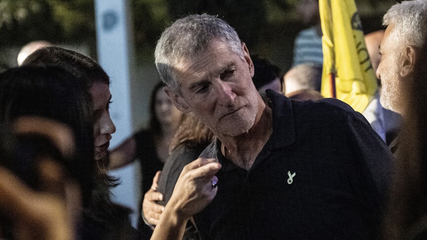 İsrail'de muhalif lider Yair Golan, Netanyahu'yu 27 Ekim seçimlerini sabote etmeyi planlamakla suçladı